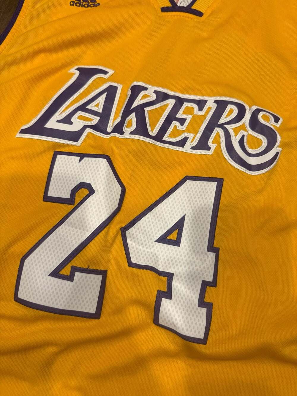 Adidas NBA Los Angeles Lakers Kobe Bryant #24 Swingman Jersey - Picture 2 of 7